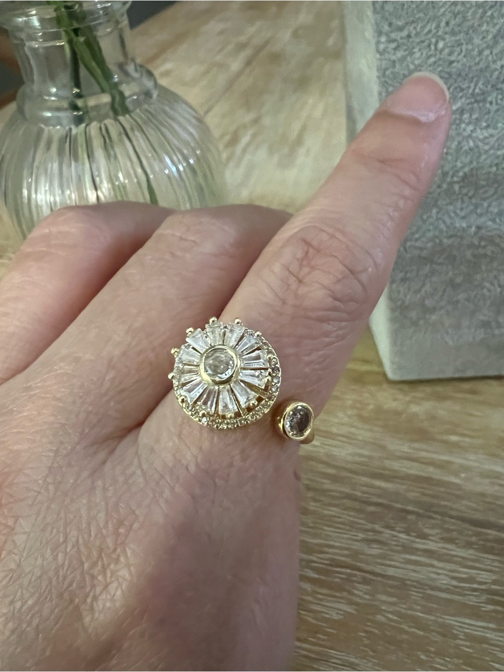 Gold Spinning Sunburst Open Band Ring Size 6.5 – Baguette Statement Fidget